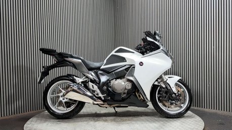 Honda VFR1200F 2010 VFR 1200 ONLY 22K LONG MOT SPORTS TOURER 1200CC 4