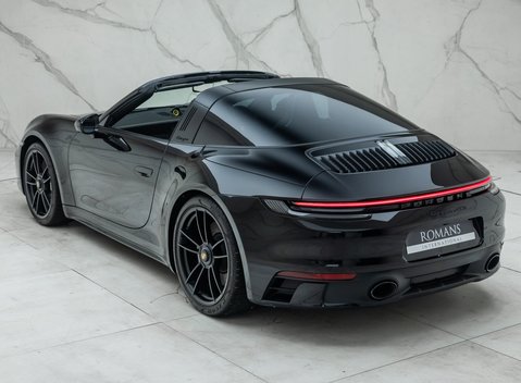 Porsche 911 Targa 4 GTS (992) 15