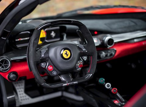 Ferrari LaFerrari 13