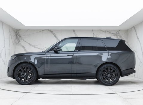 Land Rover Range Rover P440e HSE 2