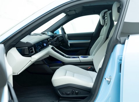 Porsche Taycan 4S 14