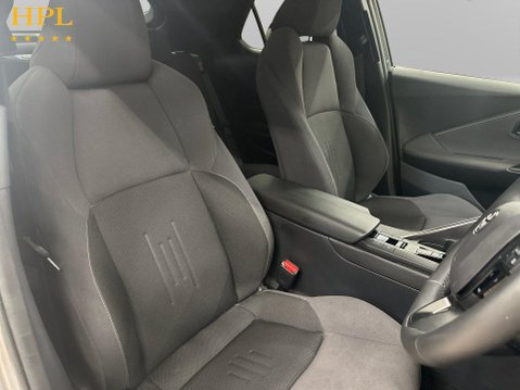 Toyota C-HR 2.0 VVT 13.6kWh Design SUV 5dr Petrol Plug-in Hybrid CVT Euro 6 (s/s) (223 11