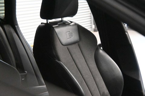 Audi A4 2.0 A4 Black Edition 40 TDI Quattro Semi-Auto 4WD 5dr 43