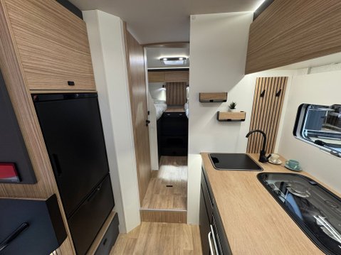 Pilote P740FGJ Evidence 2026 MODEL SHOW VAN 5