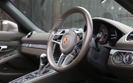 Porsche 718 Boxster - BOSE, 20" Alloys, Sport Chrono, and More 4