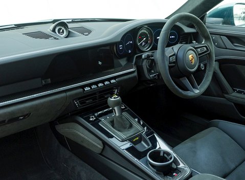 Porsche 911 GT3 (992) 13