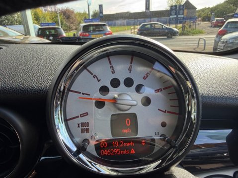Mini Hatch 1.6 Cooper D Euro 5 (s/s) 3dr 21