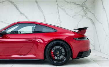 Porsche 911 Carrera 4 GTS (992) 36