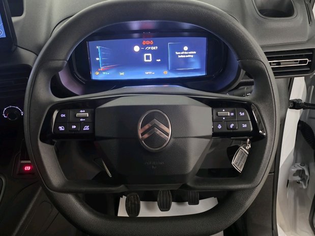 Citroen Berlingo BERLINGO XL DIESEL 1.5 Blue HDi 100ps Van Driver 17