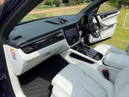 Porsche Macan S PDK 33