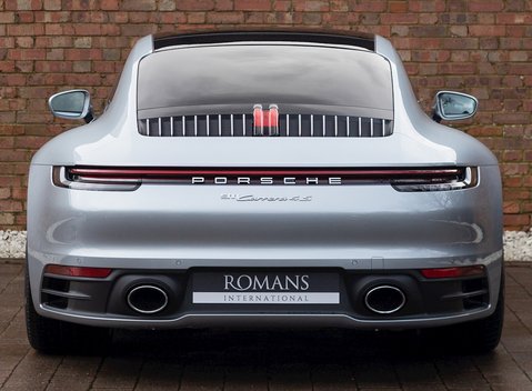 Porsche 911 Carrera 4S (992) 5