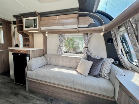 Coachman VIP 460 13