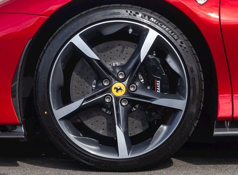 Ferrari SF90 Stradale 10