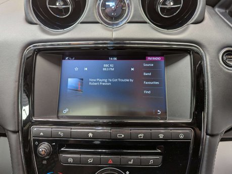 Jaguar XJ 3.0 XJ Portfolio V6 D Auto 4dr 59