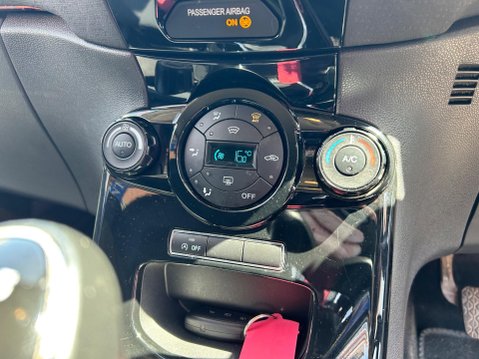 Ford Fiesta TITANIUM 30