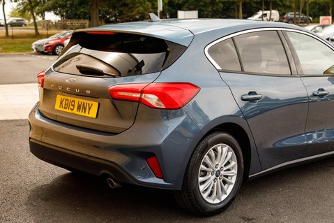 Ford Focus TITANIUM 8
