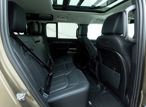 Land Rover Defender 110 D250 First Edition 14
