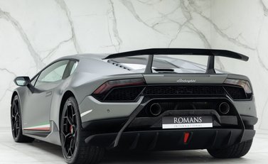 Lamborghini Huracan LP 640-4 PERFORMANTE 7
