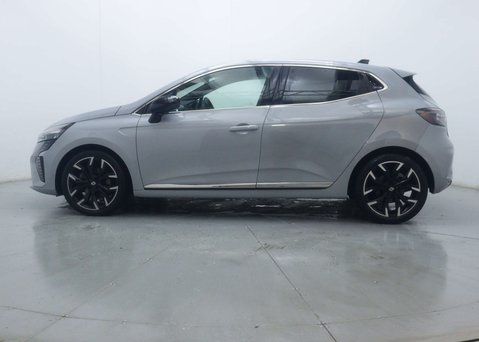 Renault Clio 1.6 Clio Techno E-Tech HEV Auto 5dr 8