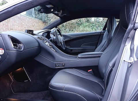 Aston Martin Vanquish 21