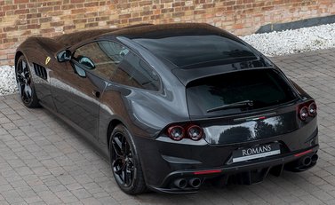 Ferrari GTC4 Lusso T 9