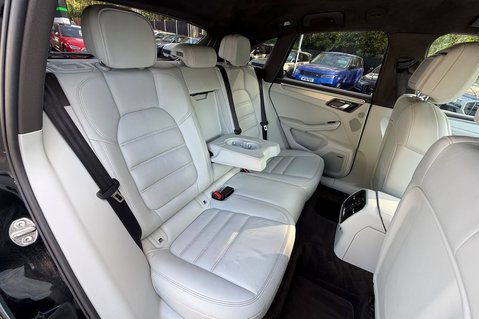 Porsche Macan TURBO PDK - TWO OWNERS -LANE ASSIST -20 INCH ALLOYS -APPLE CAR PLAY 30