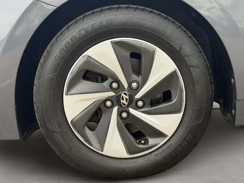 Hyundai IONIQ PREMIUM MHEV 13