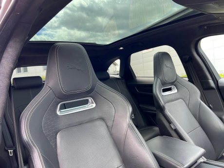 Jaguar F-Pace 2.0 D200 MHEV R-Dynamic HSE Auto AWD Euro 6 (s/s) 5dr 4