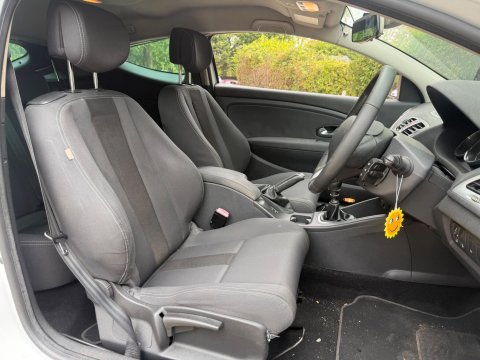 Renault Megane 1.5 dCi Dynamique Euro 4 3dr 10