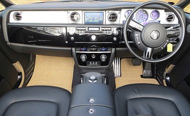 Rolls-Royce Phantom Drophead Coupe 4