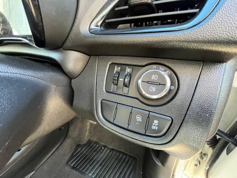 Vauxhall Viva 1.0i SE Euro 6 5dr 13