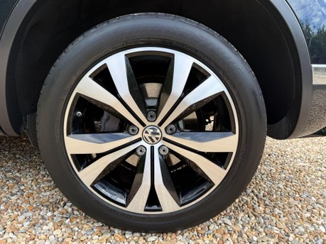 Volkswagen Touareg 3.0 TDI V6 BlueMotion Tech R-Line Tiptronic 4WD Euro 6 (s/s) 5dr 13