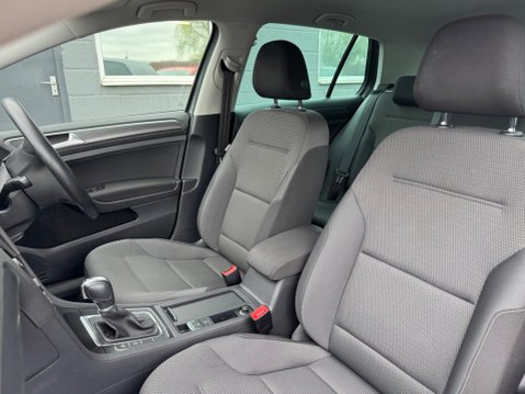 Volkswagen Golf MATCH TDI DSG 44