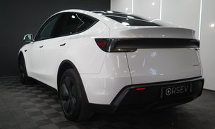 Tesla Model Y PREMIUM LONG RANGE RWD No Luxury Tax Available Now! 1 Owner VAT Qualifying 3