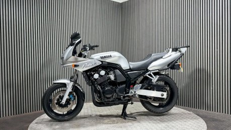 Yamaha FZS FAZER 2000 ONLY 14K VERY CLEAN PROJECT BIKE 600CC COMMUTER 4