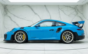 Porsche 911 GT2 RS Weissach (991) 2
