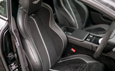 Aston Martin V12 Vantage S 12