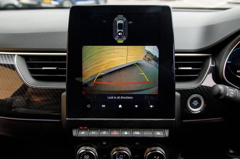 Renault Arkana E-TECH ENGINEERED 35