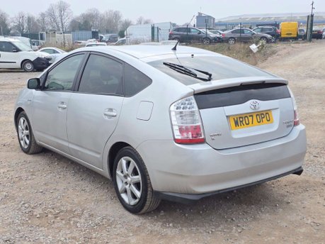 Toyota Prius 1.5 T3 CVT 5dr 4