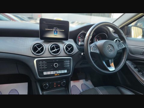 Mercedes-Benz GLA GLA 180 URBAN EDITION 12
