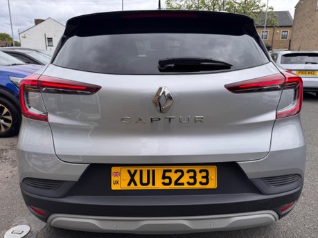 Renault Captur ICONIC TCE 5