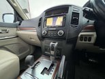 Mitsubishi Shogun 3.2 DI-DC SG3 SUV 5dr Diesel Auto 4WD Euro 5 LWB (197 ps) 47