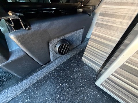 Volkswagen Transporter T6 CAMPER - VERSIONS PIONEER 4 BERTH POP TOP 17