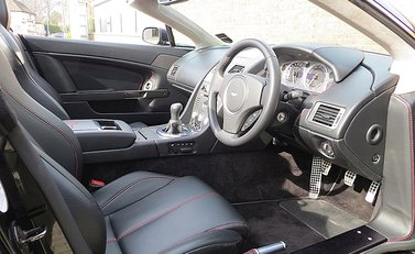 Aston Martin V8 Vantage N400 Roadster 10