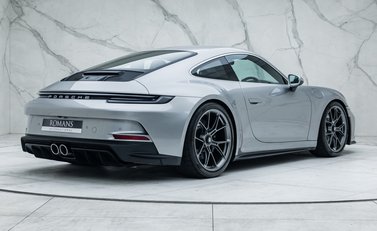 Porsche 911 GT3 Touring (992) 3