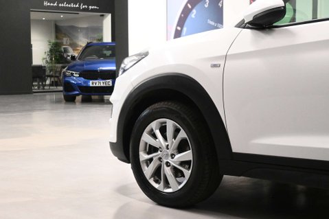 Hyundai TUCSON 1.6 Tucson SE Nav 48v MHEV CRDi 2WD Semi-Auto 5dr 9