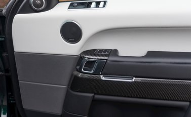 Land Rover Range Rover Sport 5.0 SVR 23