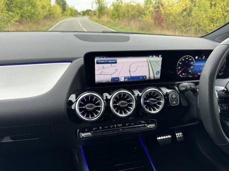 Mercedes-Benz GLA Class GLA 200 MHEV AMG Line Premium Auto Petrol PARKTRONIC/KEYLESS ENTRY/SAT NAV 10