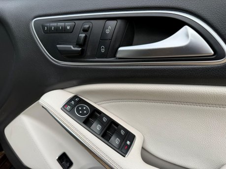 Mercedes-Benz GLA 2.1 GLA220d Sport (Premium Plus) 7G-DCT 4MATIC Euro 6 (s/s) 5dr 25