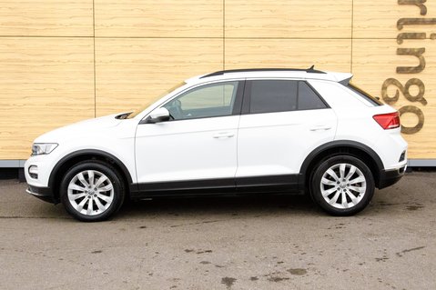 Volkswagen T-Roc SE TSI 13